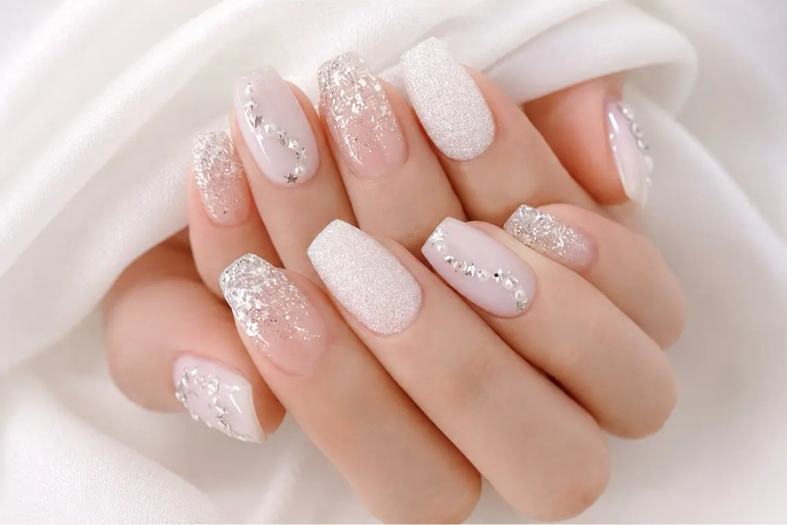 ネイル フラッシュネイル フットネイル フレンチネイル ジェルネイル ガラスフレンチ chicmuse nailのネイルデザイン