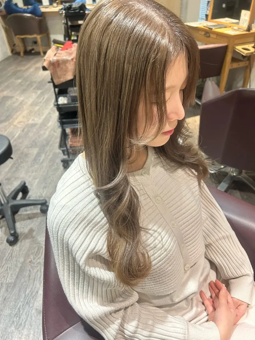ロング カラー ブリーチ ブラウンカラー ヘーゼル ヘアカラー トリートメント パーソナルカラー 診断🍀マリンのヘアスタイル