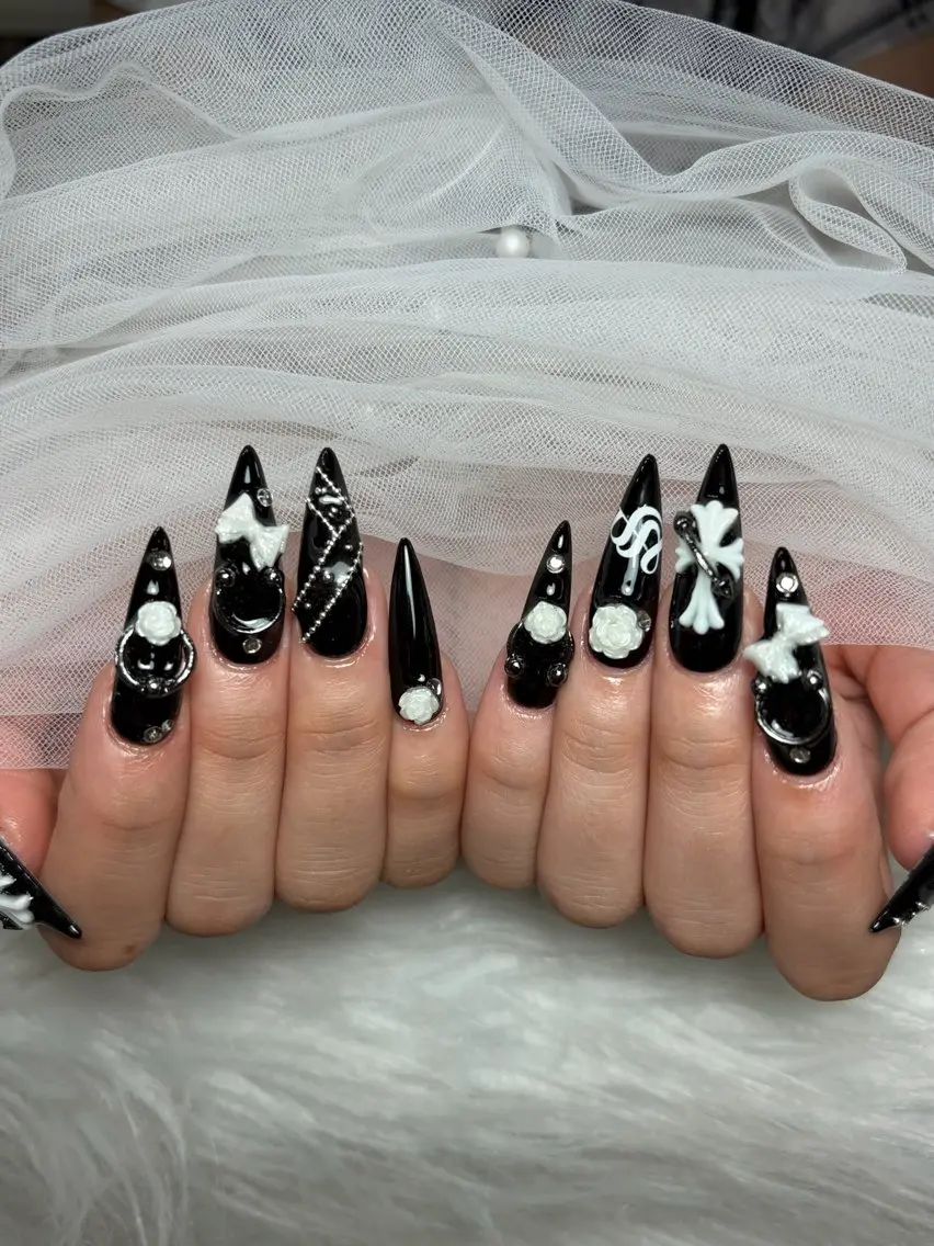 ネイル チークネイル ドット フレンチネイル グラデーション 韓国ネイル ハンドネイル Cloudy Chan Nailのネイルデザイン