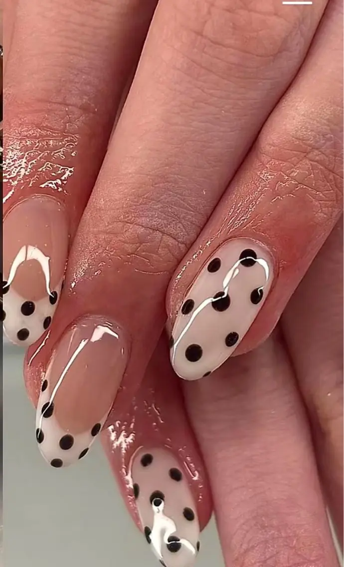 チップ長さ出し10本ドットデザイン🎀(オフ有り)💖の写真