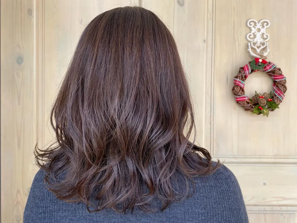 セミロング カラー アッシュ ラベンダーカラー ラベンダーアッシュ カット ヘアカラー トリートメント レイヤーカット/ 根本瑠実のヘアスタイル