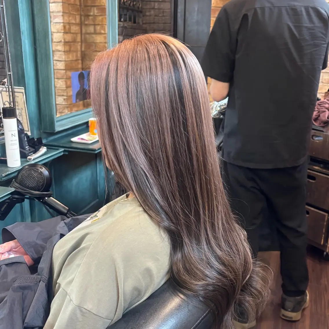 ロング ヘアカラー トリートメント mana 💟ダブルカラー💟のヘアスタイル