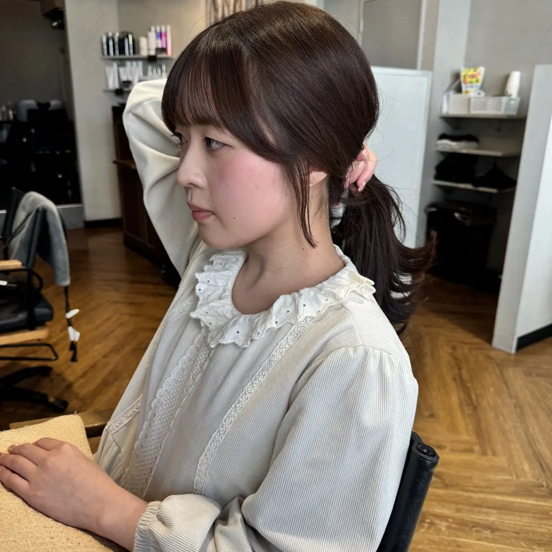 セミロング カット ヘアカラー トリートメント 檜谷 晴　顔周りカットのヘアスタイル