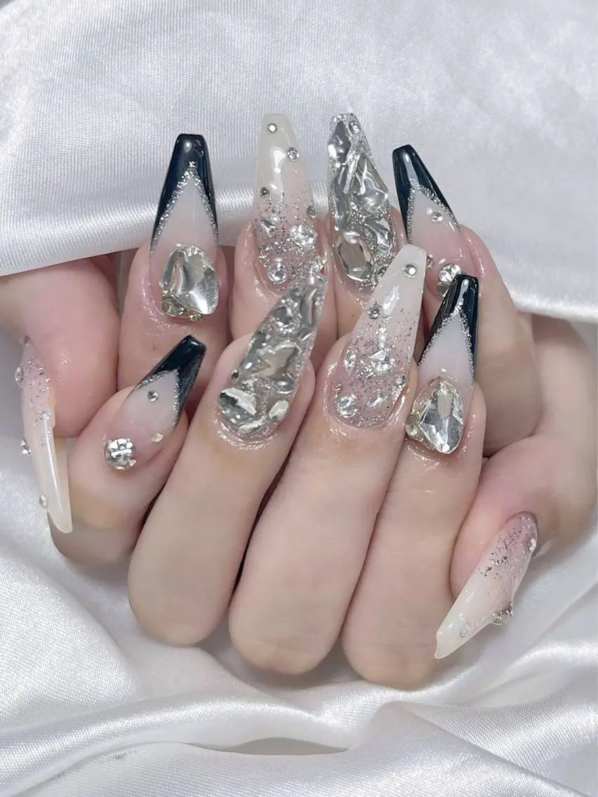 ネイル LEELA NAIL STUDIOのネイルデザイン