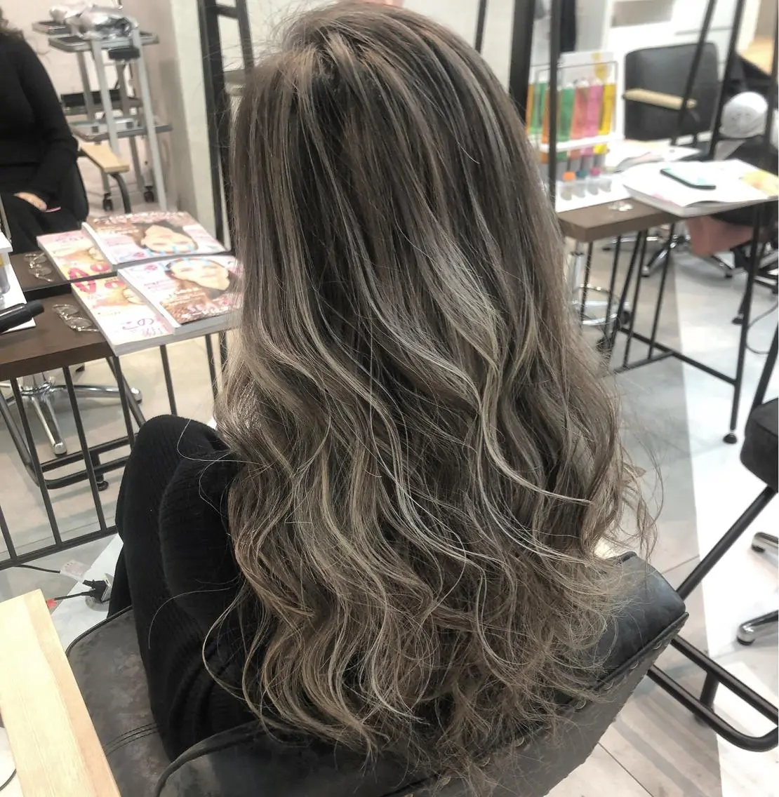 ロング カラー パーマ ヘアアレンジ メンズ まつげと眉 Meliaのマツエク・マツパデザイン