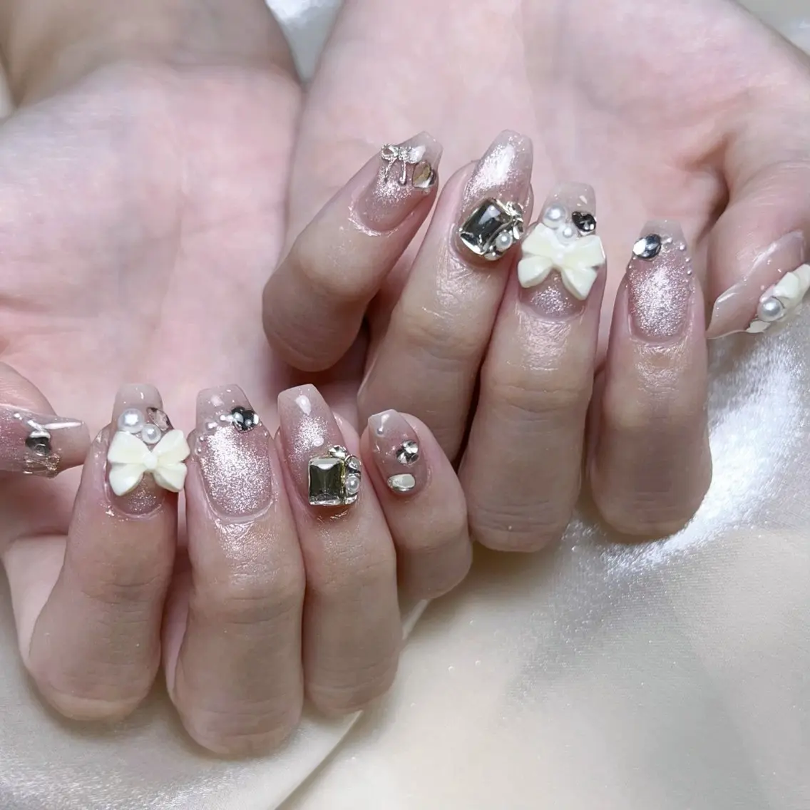 メンズ ネイル メンズ韓国風 アートネイル オーロラネイル ガーリー キラキラネイル ハンドネイル Nail salon 木にいるのネイルデザイン