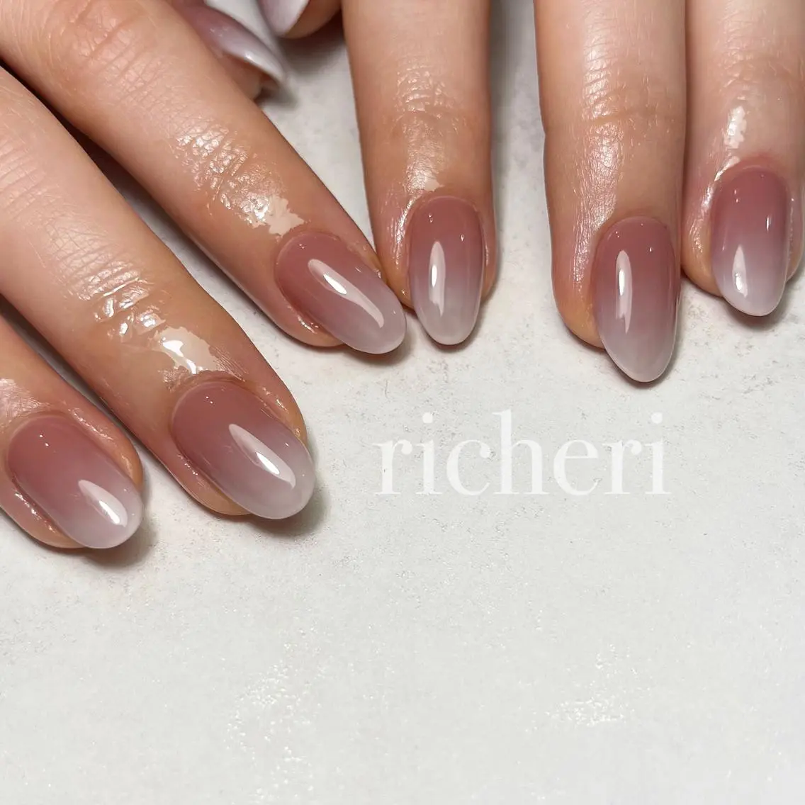 ミディアム ネイル 韓国風ヘア アートネイル フラッシュネイル フレンチネイル ジェルネイル ハンドネイル richeri beautyのエステ・リラクイメージ