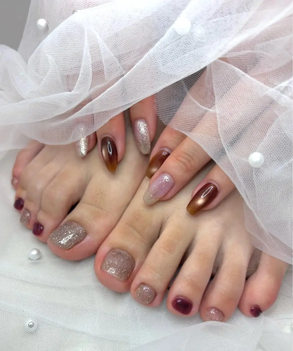 ネイル フットネイル おそろいネイル ハンドネイル VINGT NAIL 馬車道店　鈴木菜月のネイルデザイン