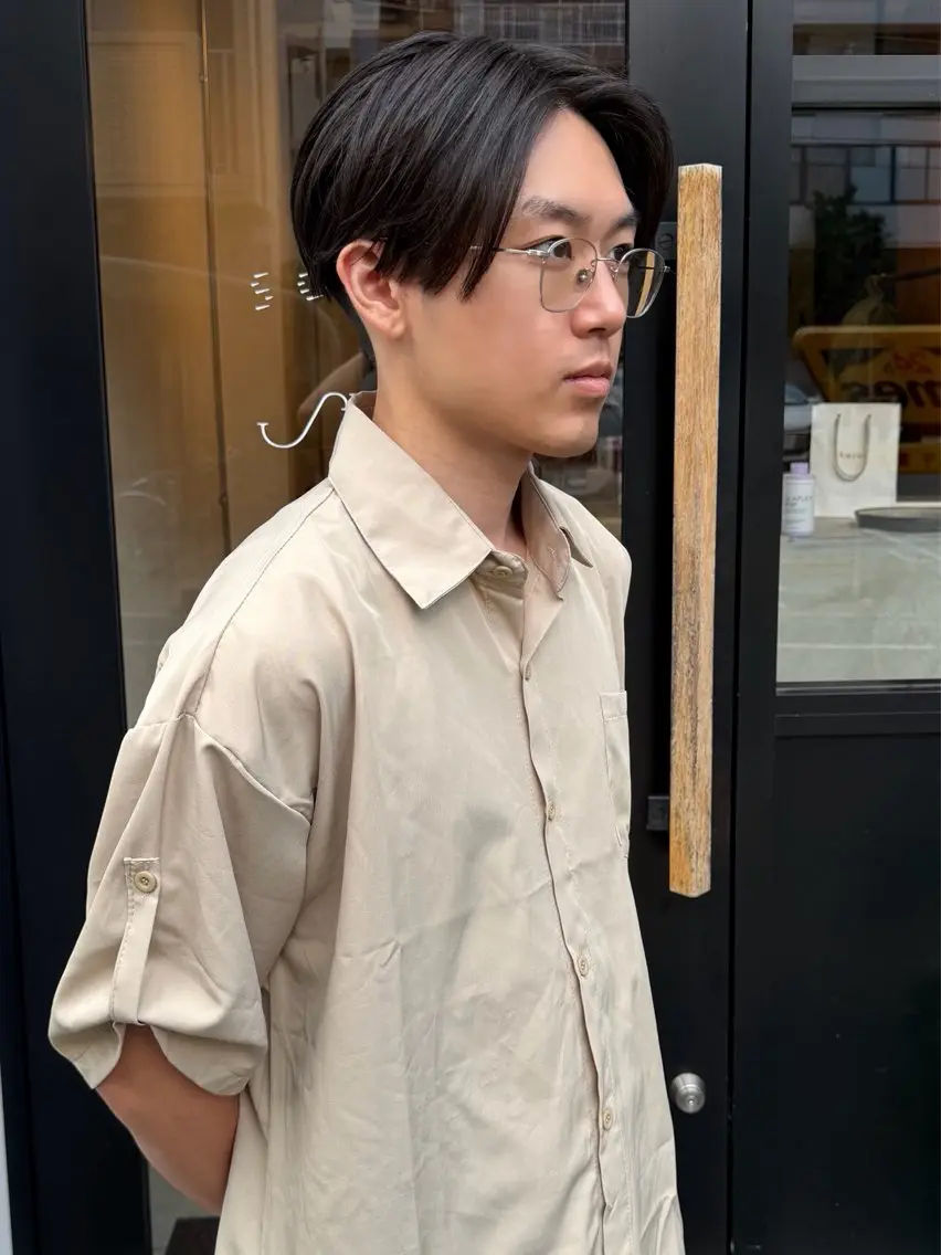 ショート メンズ センターパート カット 川口 雄大のヘアスタイル