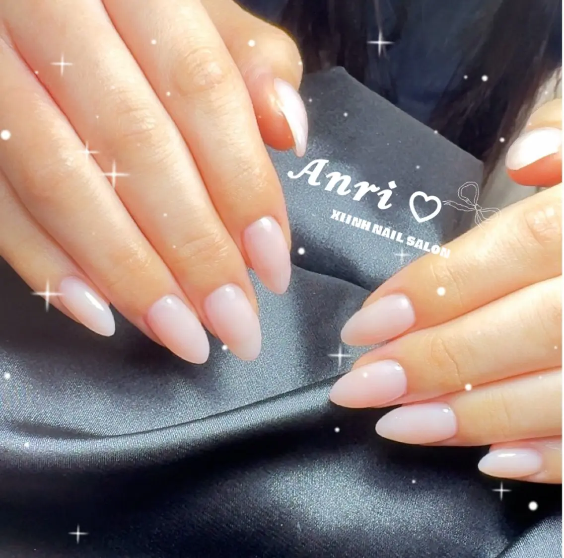 ネイル チークネイル 長さ出し フットネイル ジェルネイル 卒業式 ハンドネイル 𝓐𝓷𝓻𝓲 XiinhNailのネイルデザイン