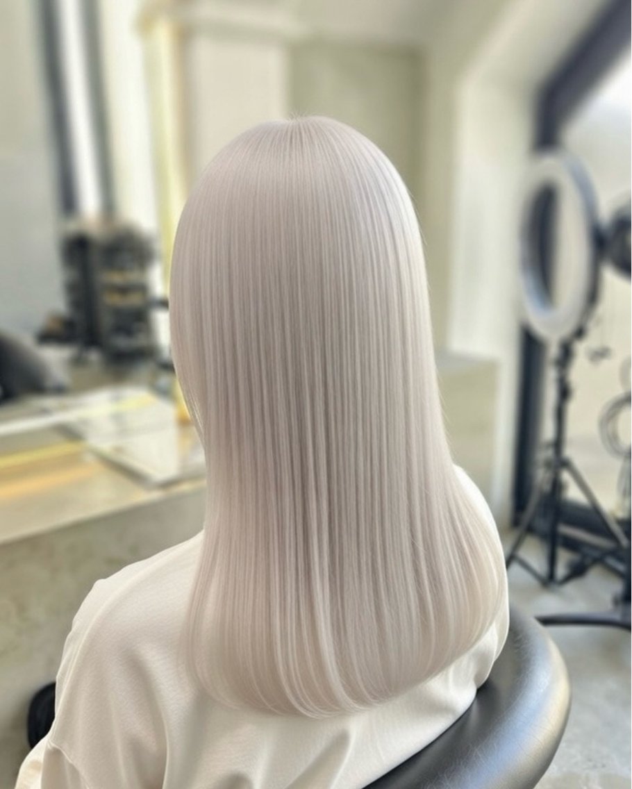 セミロング カラー カット ヘアカラー トリートメント ミルクティーベージュ 透明感カラー垣尾颯大のヘアスタイル
