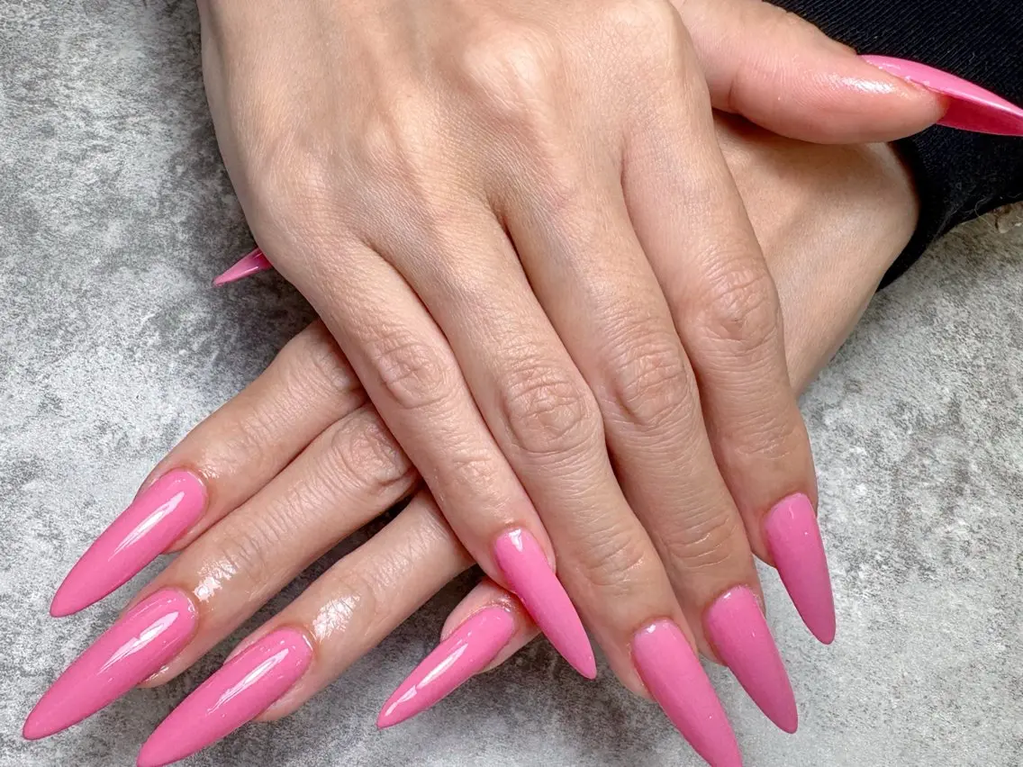アプレ(スカルプ並みの強度)で長さだし10本💅🏻✨️ワンカラーオフあり🍒💗の写真