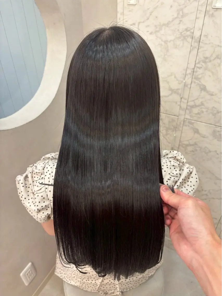 カラー ♻️ブリーチなし カラー♻️のヘアスタイル