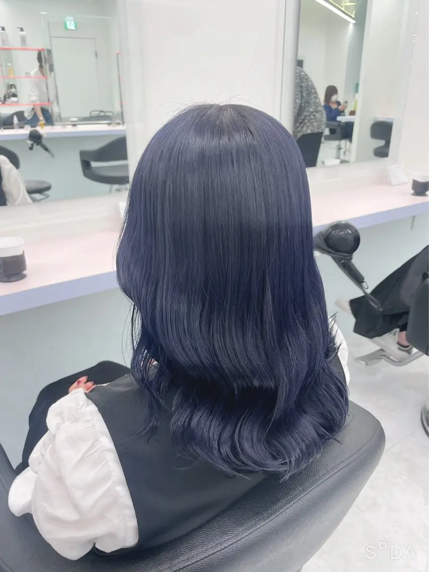 ロング カラー パーマ ヘアアレンジ 透明感ブリーチカラー 🌈TOMOHIROのヘアスタイル