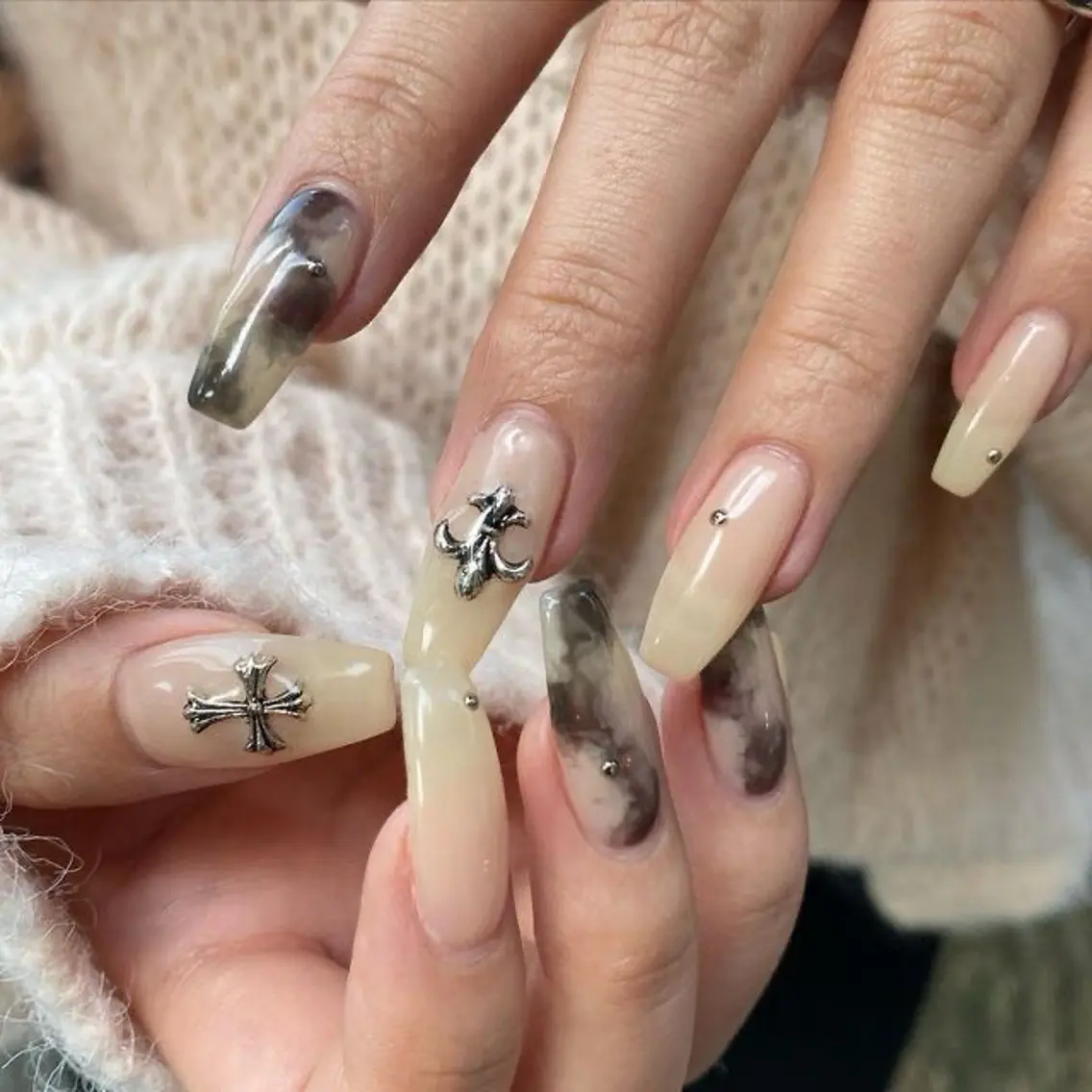 ネイル アートネイル グラデーション キラキラネイル ニュアンスネイル オフィスネイル Jenn Nail Salonのネイルデザイン
