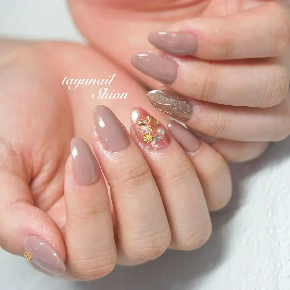ネイル アートネイル ブルー ジェルネイル キラキラネイル ワンカラーネイル ネイルサロン 【たゆnail】のネイルデザイン
