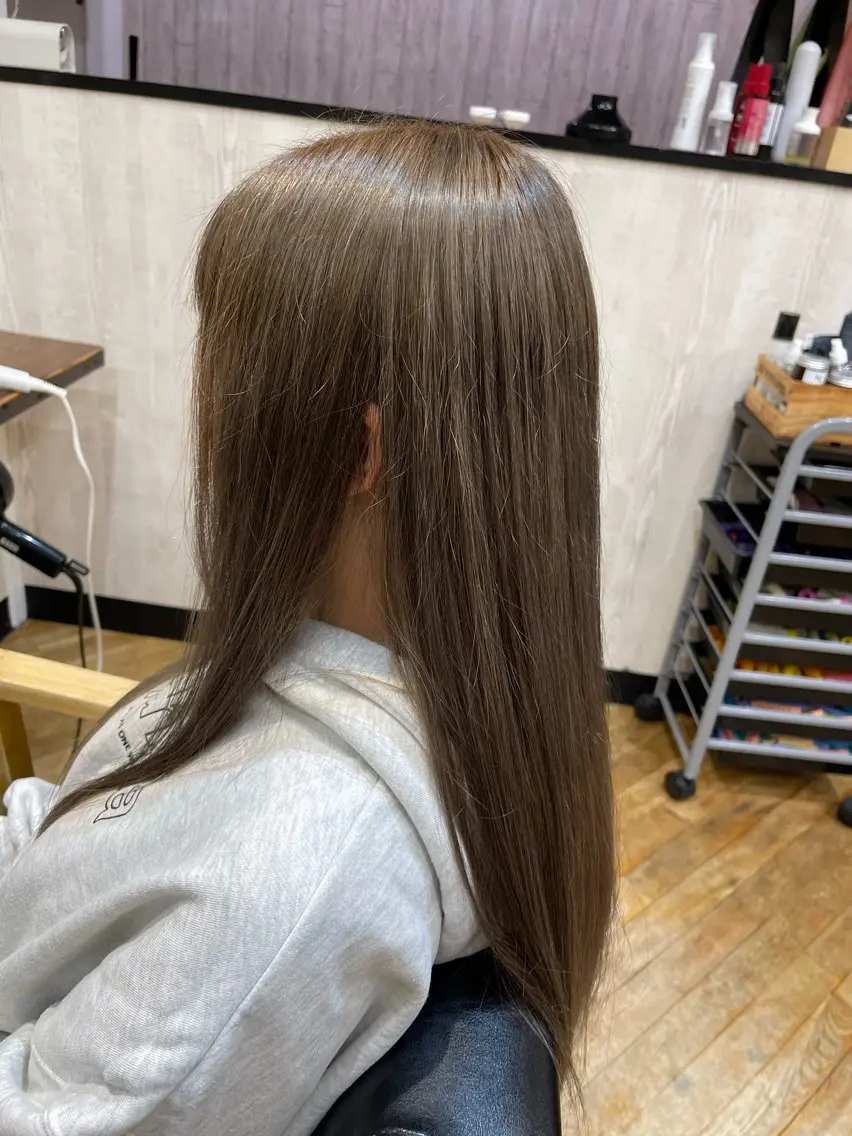 ロング カラー 佐藤 海璃のヘアスタイル