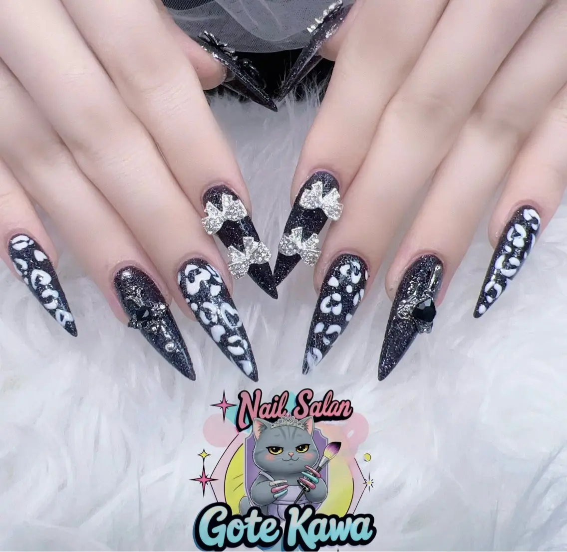 ネイル アートネイル キラキラネイル スカルプネイル ハンドネイル ハンドケア Gote Kawa nail salonのネイルデザイン
