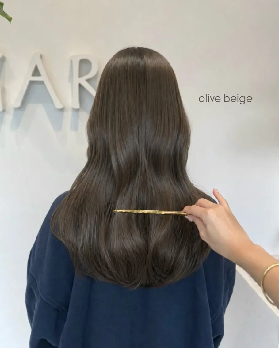 セミロング カラー ベージュカラー オリーブベージュ カット ヘアカラー yuzua/縮毛矯正 /レイヤー/艶カラーのヘアスタイル