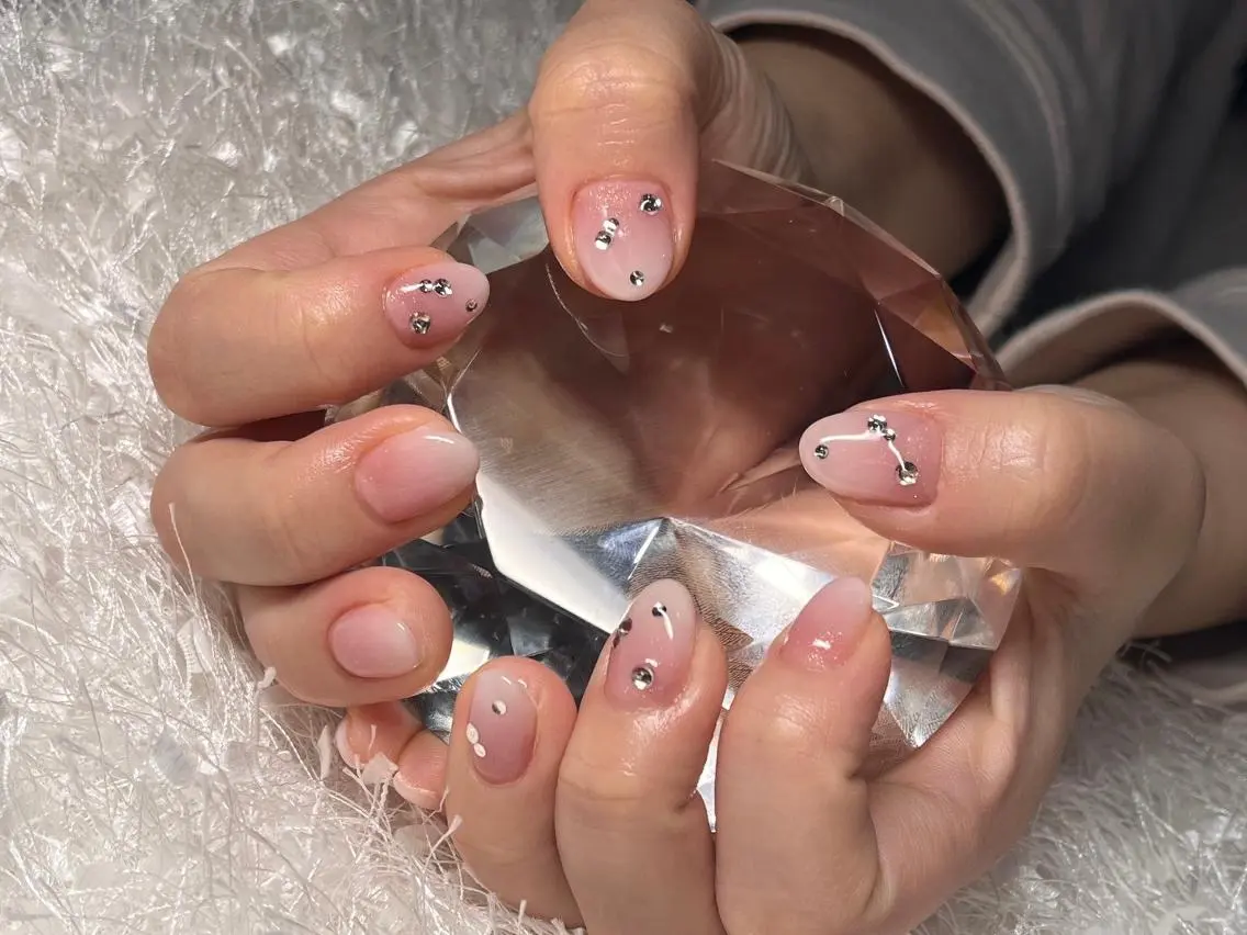 ネイル 長さ出し フレンチネイル ジェルネイル グラデーション 韓国ネイル ハンドネイル Nail&eye Belire 新宿のネイルデザイン