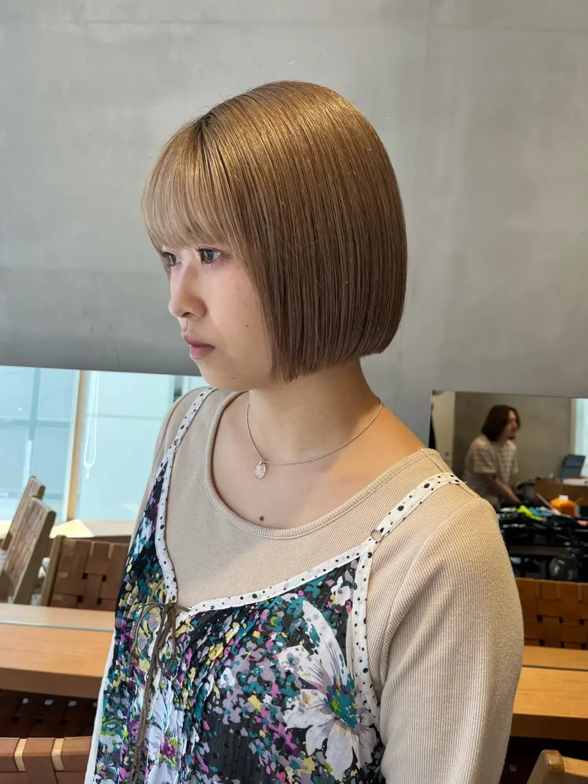 ミディアム カラー カット ヘアカラー トリートメント 縮毛矯正ボブ&顔まわ レイヤー♡TOMOEのヘアスタイル