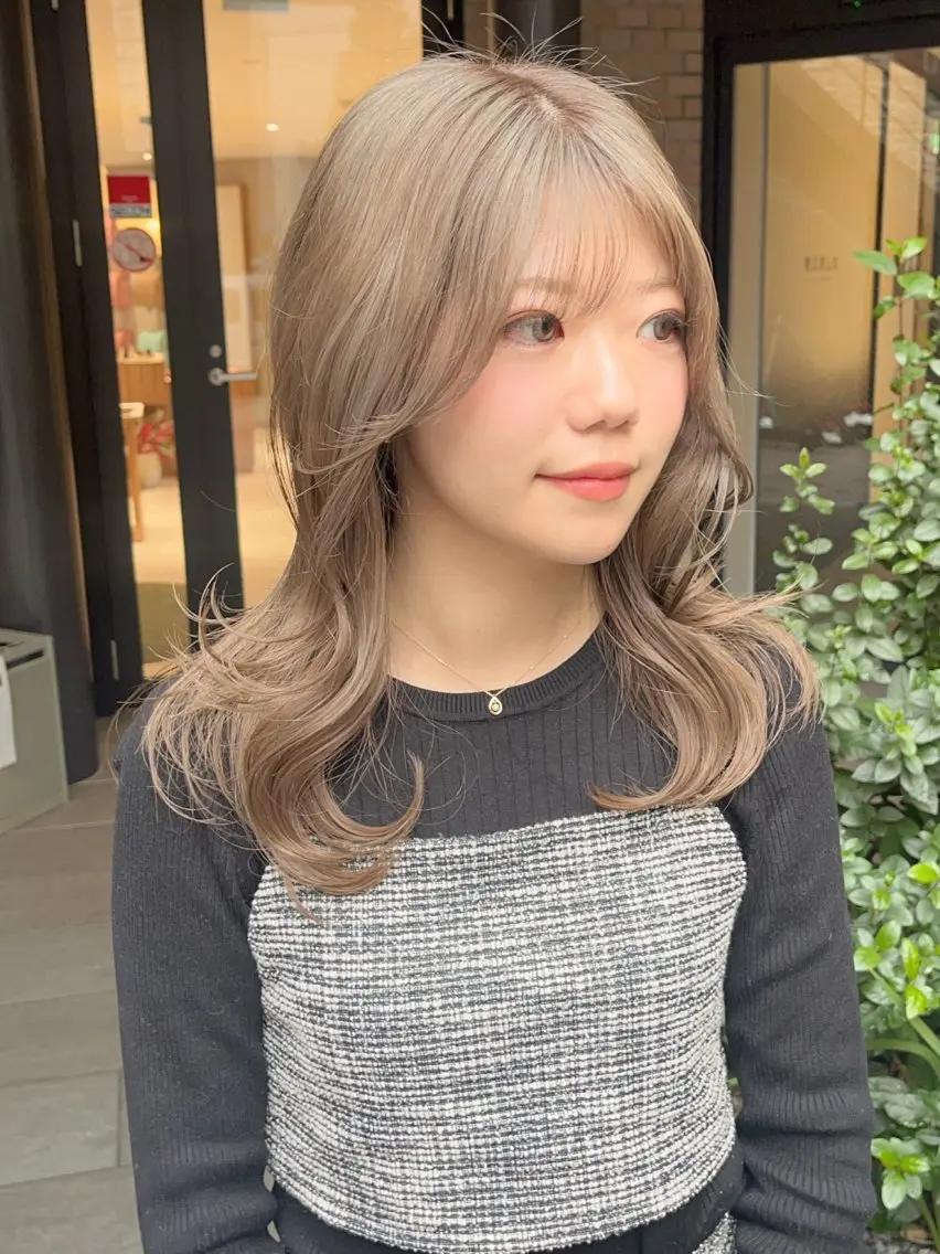 セミロング くびれヘア 韓国風ヘア レイヤーカット GIEN 末吉 海斗のヘアスタイル
