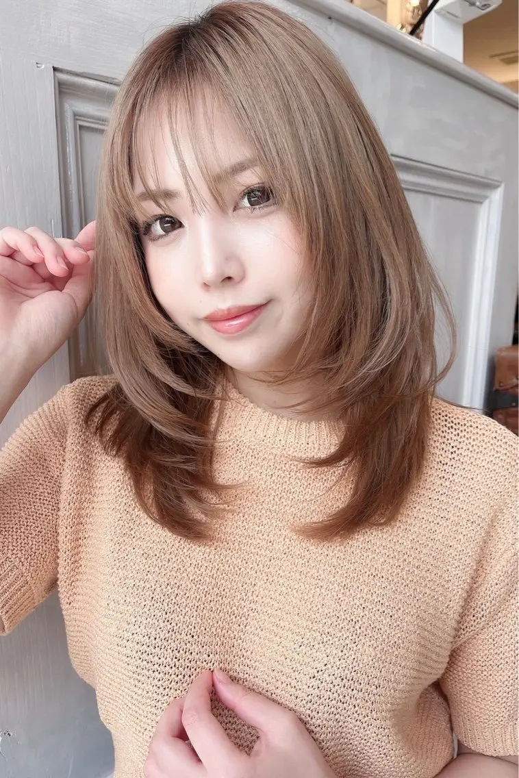 ミディアム レイヤーカット 加藤 拓哉のヘアスタイル