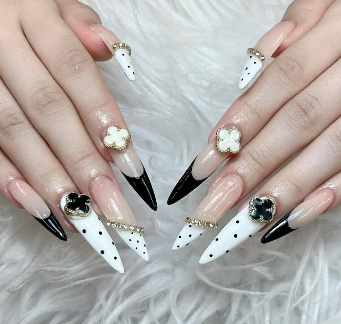 ネイル ハンドネイル ANH ゴテゴテネイルのネイルデザイン