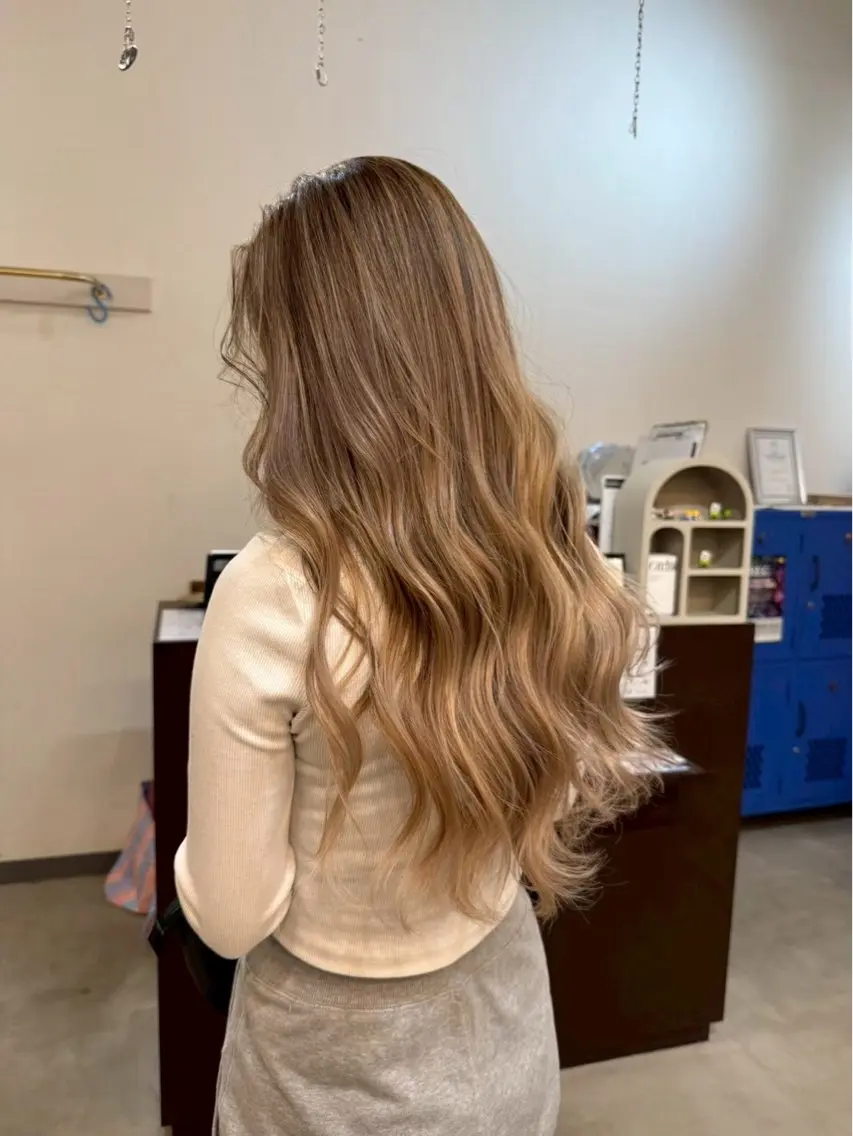 ロング カラー LUCK ユナのヘアスタイル
