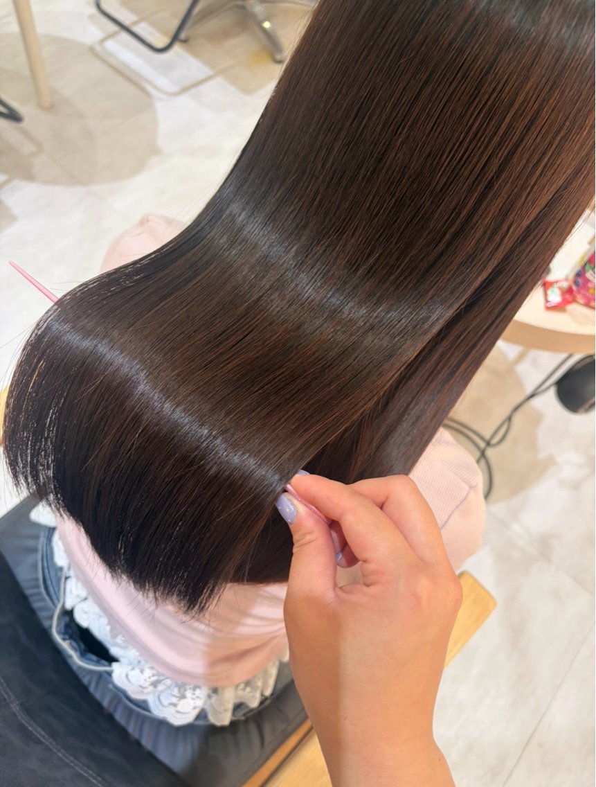 ロング カラー 透明感カラー 顔まわりレイヤー 顔周りカット 髪質改善 レイヤーカット Asumi🫧トリー トメント持続No1のヘアスタイル