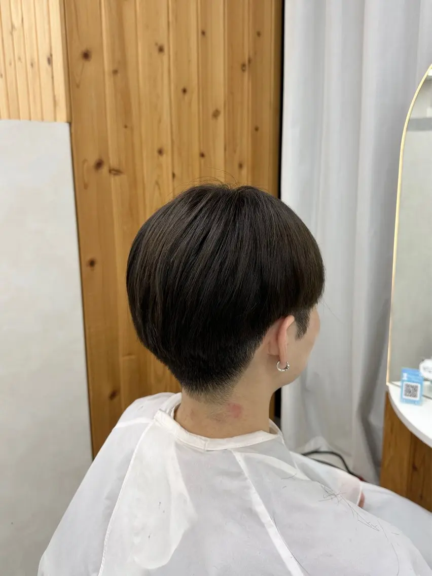 ショート メンズ マッシュ 刈り上げ 大場 賀句のヘアスタイル
