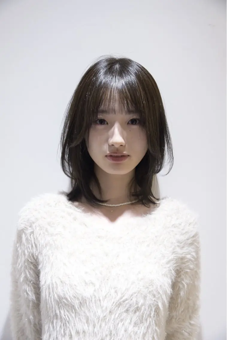 ミディアム レイヤーカット 小顔カット 佐藤 怜哉のヘアスタイル