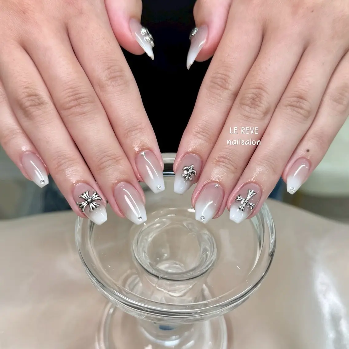 ネイル 韓国ネイル ニュアンスネイル シンプルネイル 春ネイル ワンホンネイル LE REVE nailsalonのネイルデザイン
