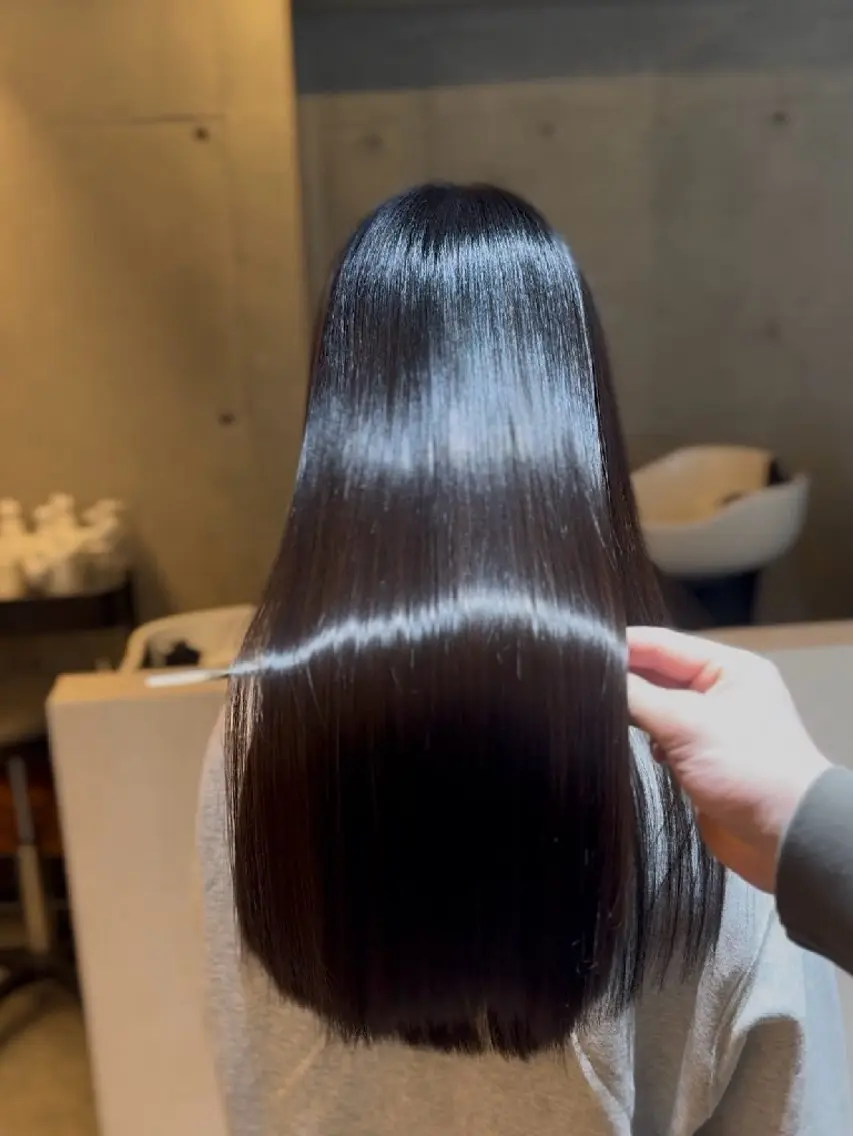ロング トリートメント 髪質改善×美髪矯正 艶髪カラー白田晴香のヘアスタイル