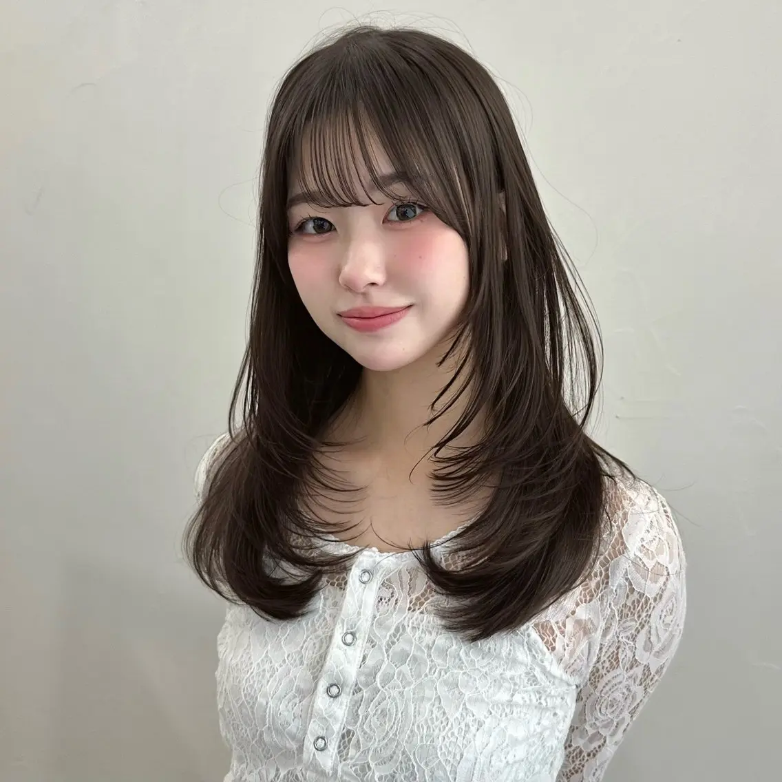 ミディアム カット ヘアカラー トリートメント 🌹ハッシュカット、 レイヤー韓国ヘア🌹のヘアスタイル
