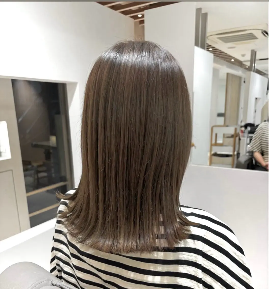 セミロング カラー カット ヘアカラー トリートメント 白土 さくらのヘアスタイル