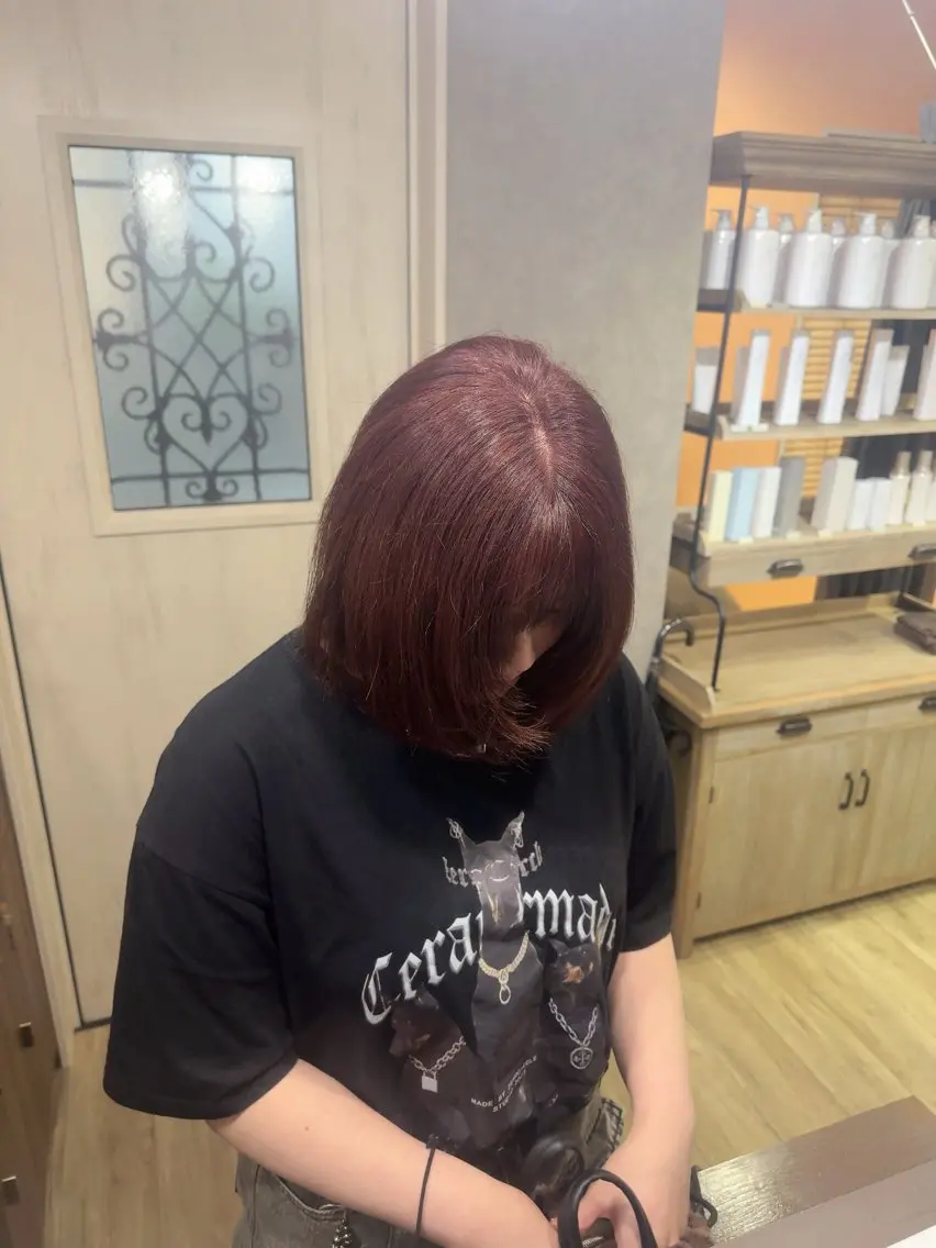 ミディアム 顔周りカット . みおのヘアスタイル