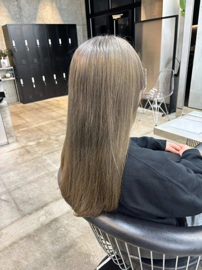 ロング カラー グレージュ オリーブグレージュ オリーブグレー 🌷艶感カラー🌷 富施 優花のヘアスタイル
