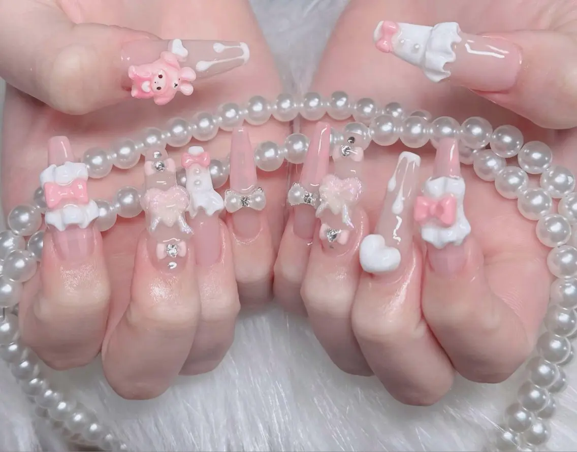 ネイル フレンチネイル ジェルネイル ハロウィン キラキラネイル 韓国ネイル ハンドネイル H.baby Nail Salonのネイルデザイン