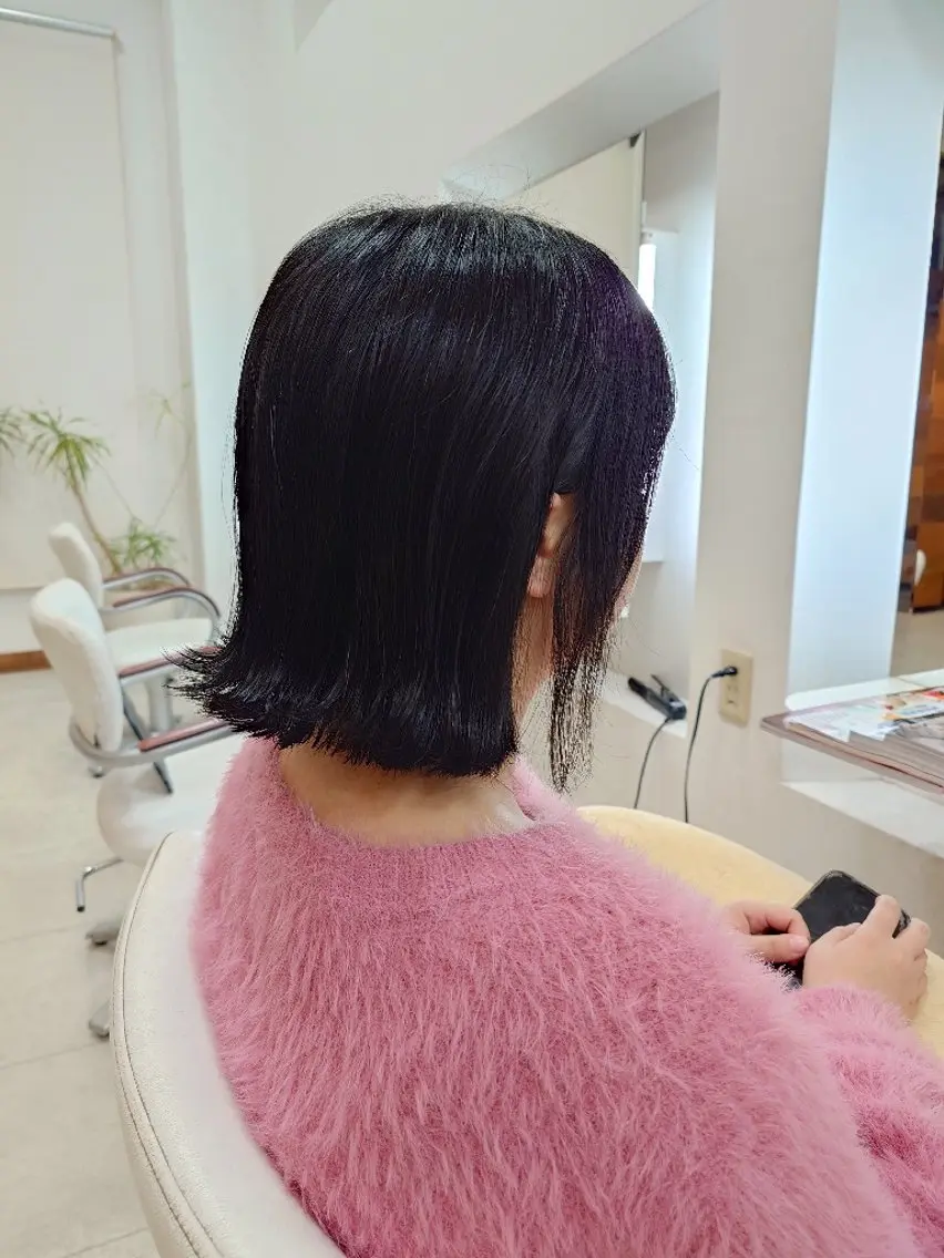 ミディアム ボブ 外ハネヘア カット キンジョウ エナミのヘアスタイル
