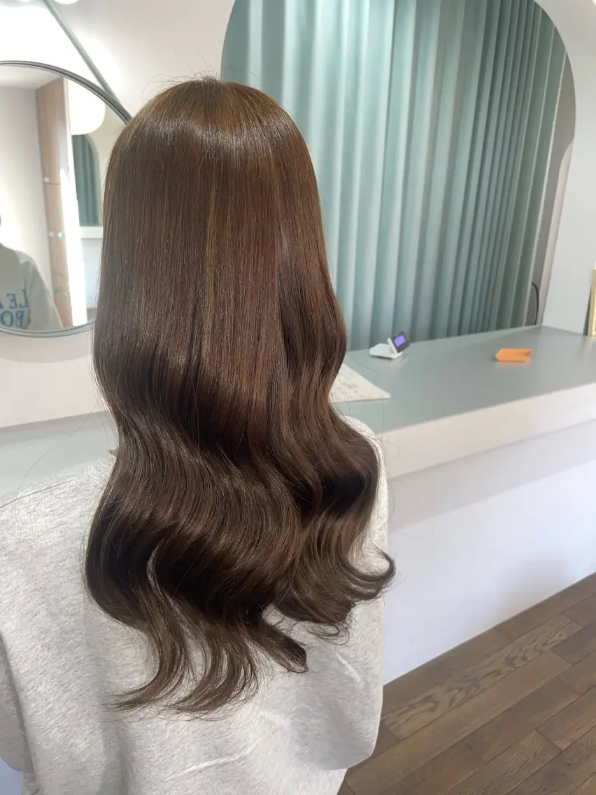 ロング カラー ベージュカラー 透明感カラー オリーブベージュ ヘアカラー lutz／ MIONのヘアスタイル