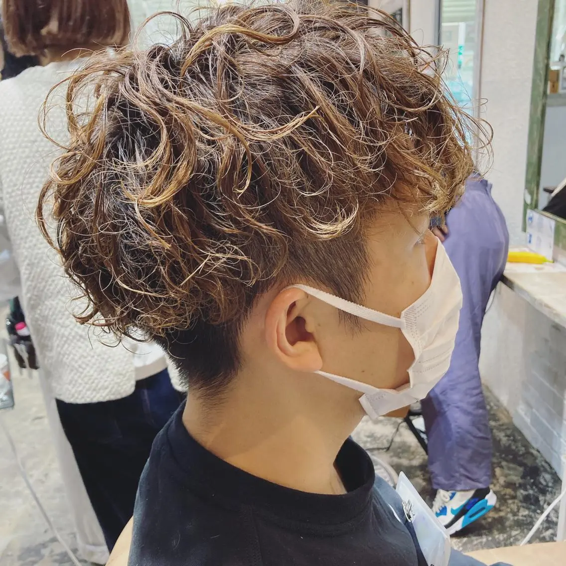 ショート パーマ メンズ メンズパーマ 刈り上げ ニュアンスパーマ カナザワ アリッサのヘアスタイル