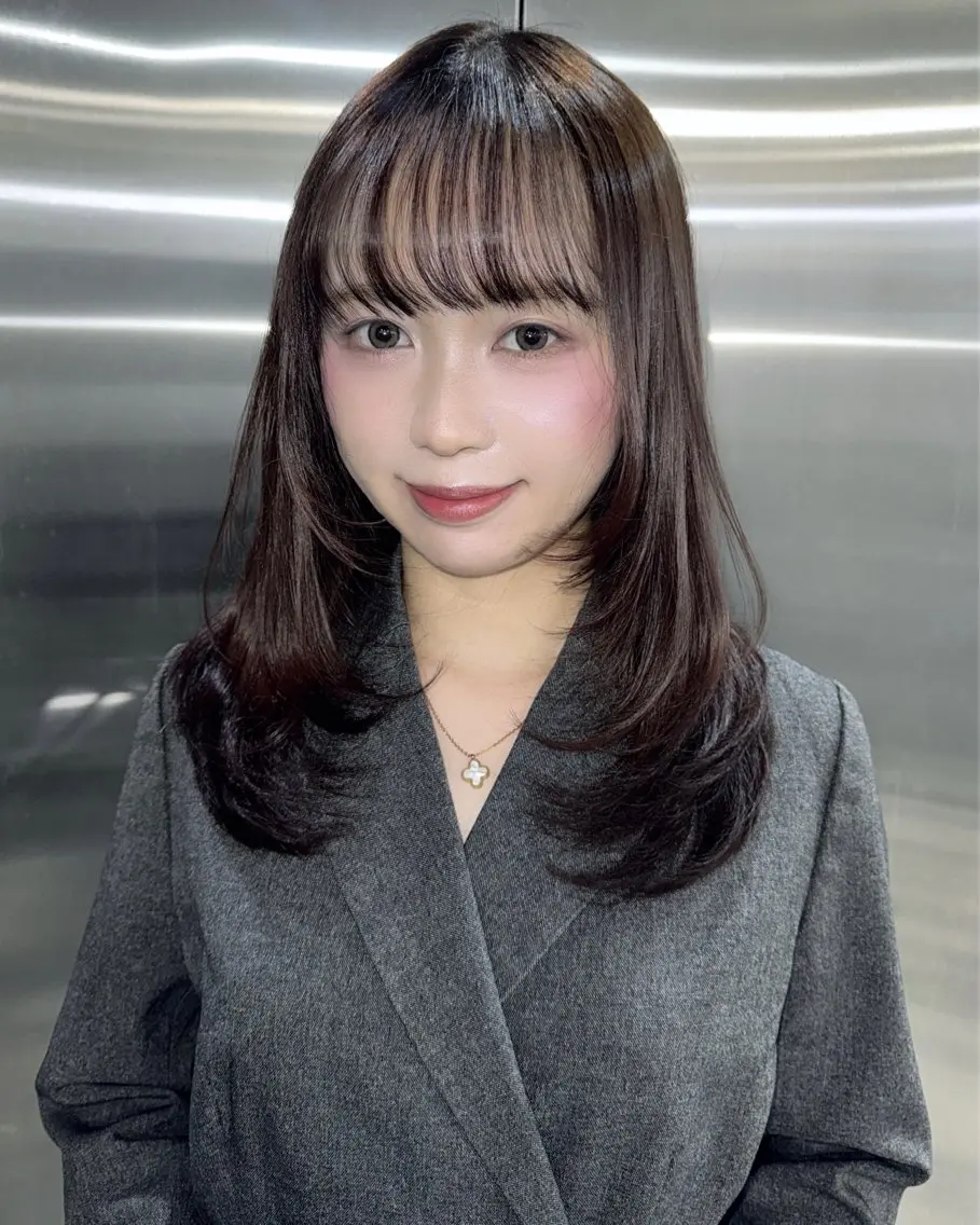 セミロング カラー ヘアアレンジ ヘアカラー トリートメント ヘアセット 韓国レイヤーカット/ 儚げカラーチナツのヘアスタイル