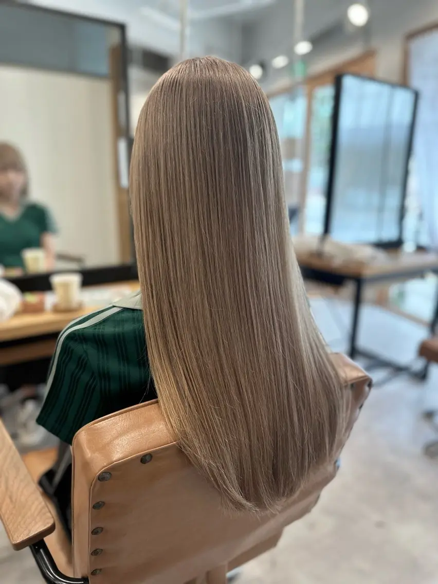 ロング カラー ベージュカラー ホワイトベージュ ヘアカラー トリートメント 特殊カラー特化 ✂️SHIAN フジのヘアスタイル