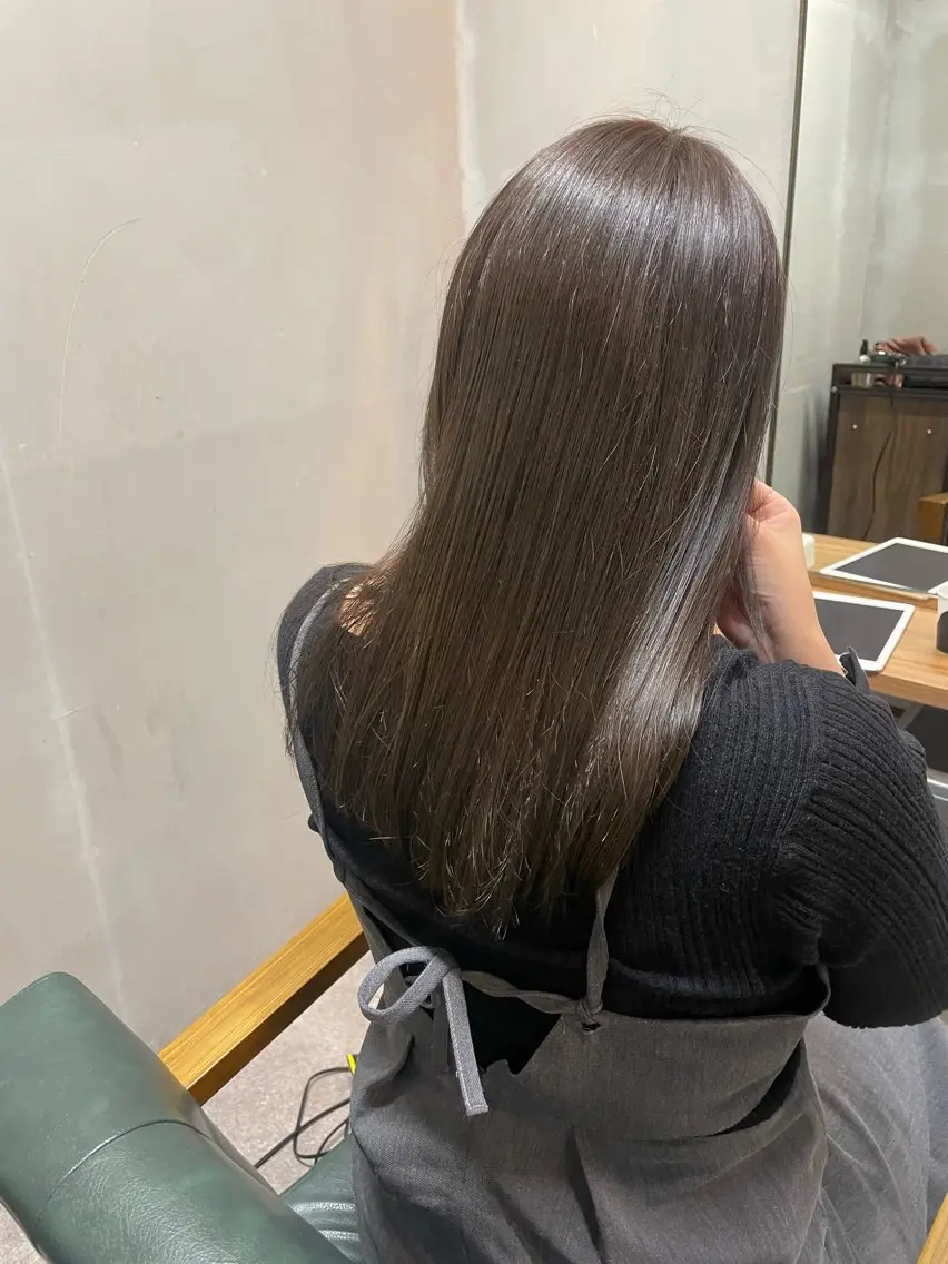 ミディアム カラー ベージュカラー イルミナカラー オリーブベージュ トリートメント カット ヘアカラー トリートメント 齊藤 桃子のヘアスタイル