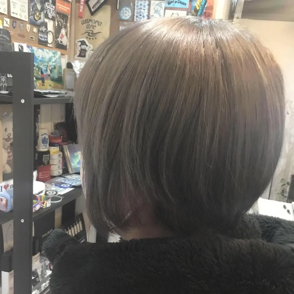 ショート カラー embrace エンブレイスのヘアスタイル
