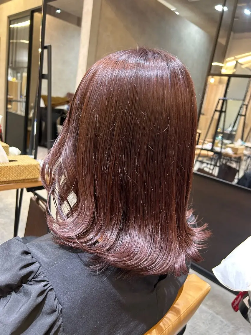 ミディアム ピンクラベンダー ヘアカラー 束感まつ毛／艶カラー おがたゆうか🎀‎のマツエク・マツパデザイン