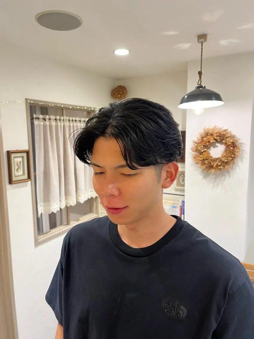 ショート パーマ メンズ センターパート フェザーパーマ カルマパーマ メンズパーマ 🌀メンズパーマ🌀 🐏丸山祐宇🐏のヘアスタイル