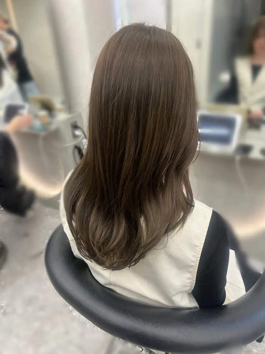 ミディアム カラー ヘアアレンジ カット ヘアカラー トリートメント fumika🎀 ベージュのヘアスタイル