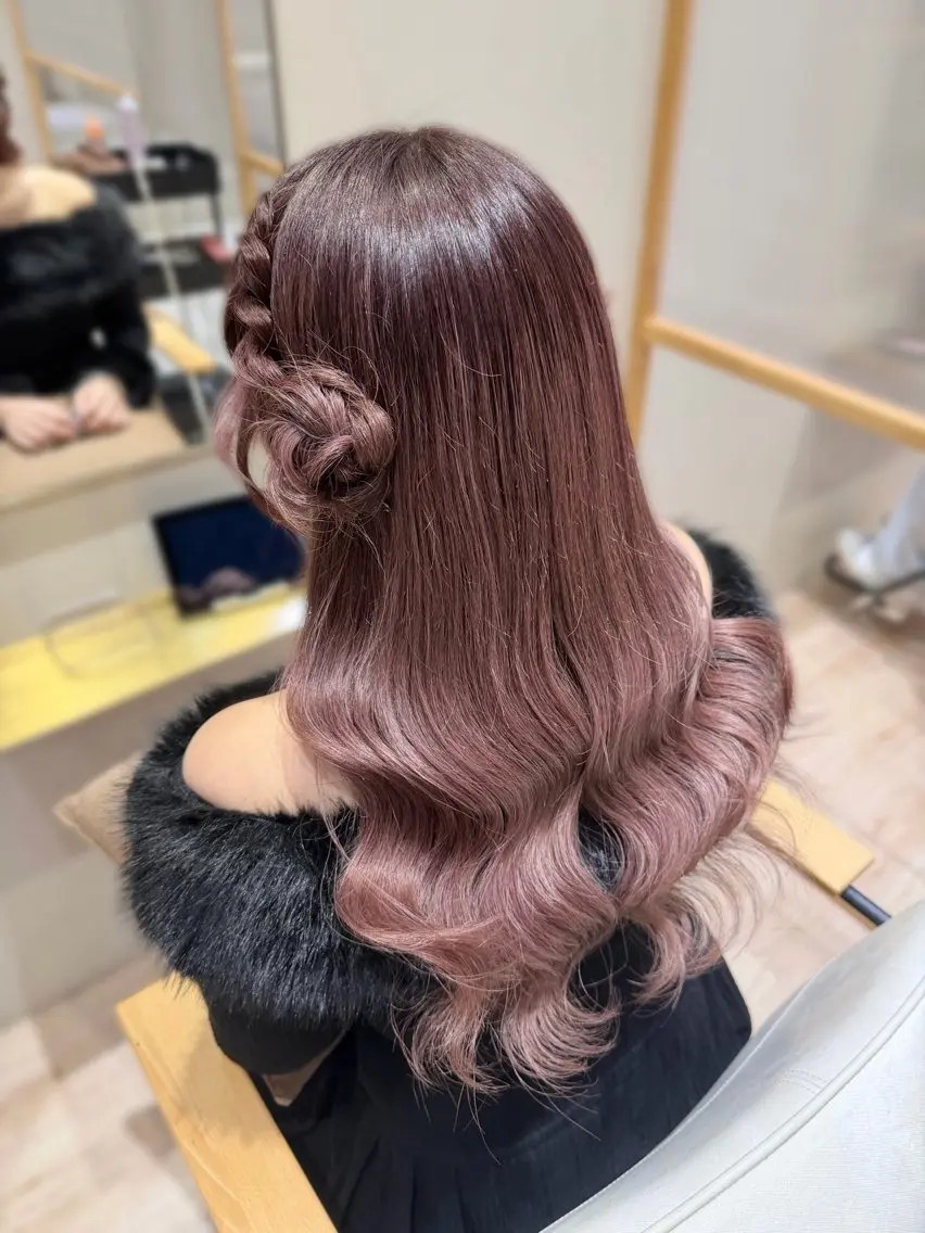 ロング ヘアアレンジ ヘアセット hazuki🐈‍⬛ 透明感カラーのヘアスタイル